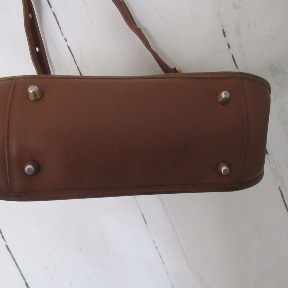 Vintage Y2K Coach Legacy Crossbody Bag 9966 British Tan Leather Zip Top - Picture 7 of 10